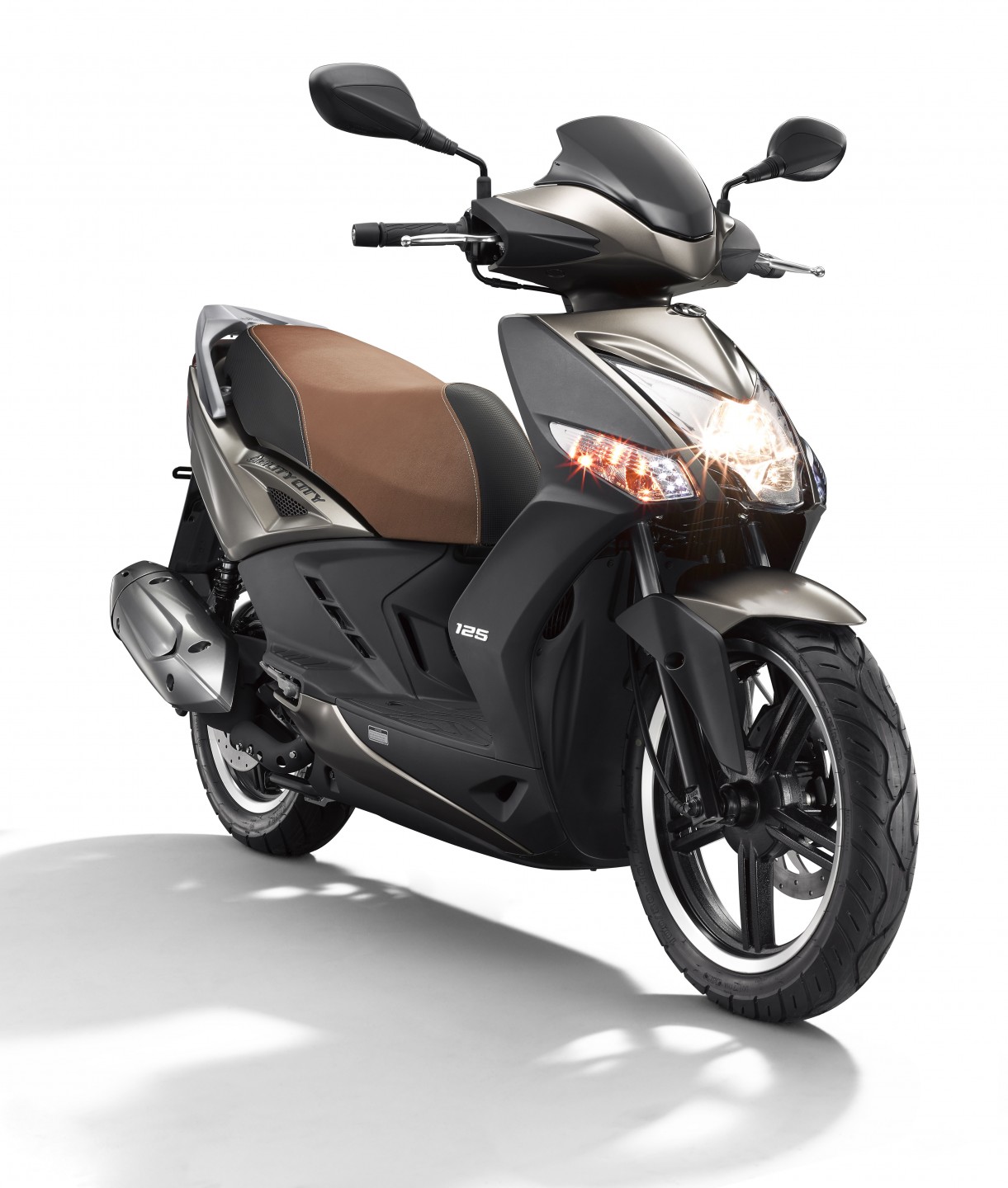 Agility City 125, en marrón. KYMCO España