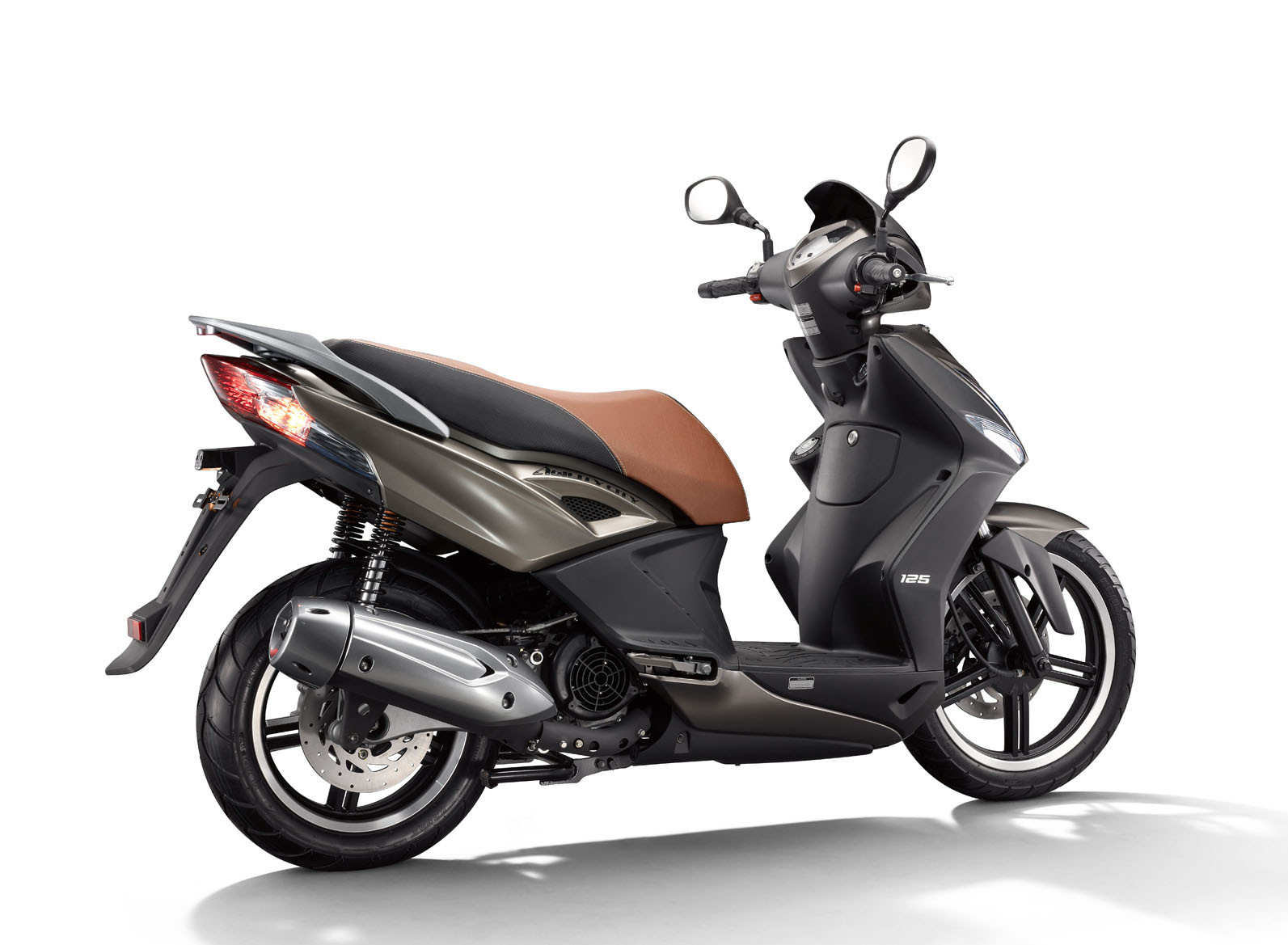 Agility City 125, en marrón. KYMCO España