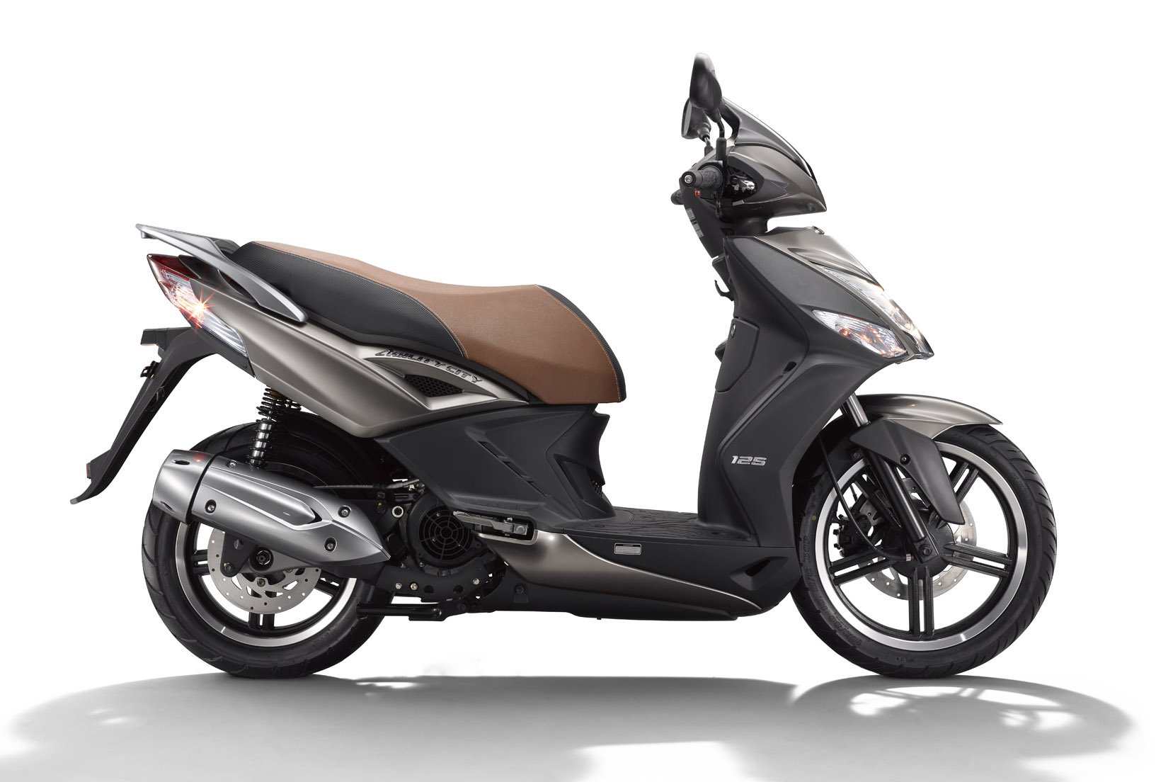 Agility City 125, en marrón. KYMCO España