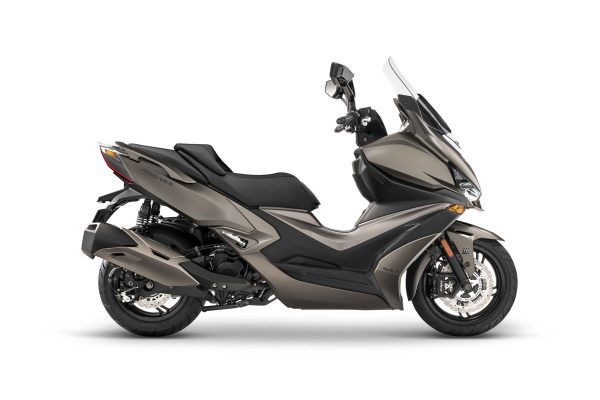 KYMCO España anuncia la 5ª generación de Xciting S 400, más eficiente y con TCS