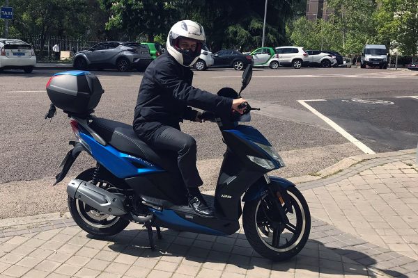 El ´motosharing’ abre la mente a este financiero: compra dos Agility City 125 en cuatro meses